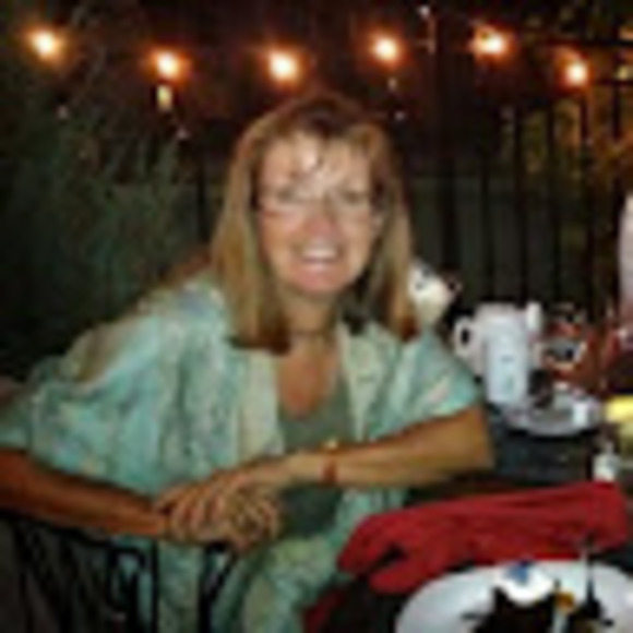 Meet your Posher, Lisa - Picture 1 of 1